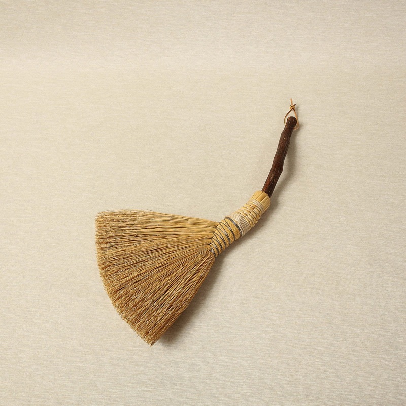 23″ Handmade Turkey Wing Broom
