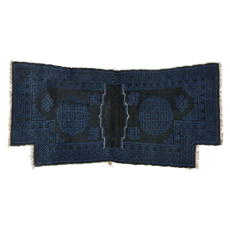 ANTIQUE CHINESE PAO TAO DO BLACK/BLUE SADDLECLOTH 1’10” x 3’9″