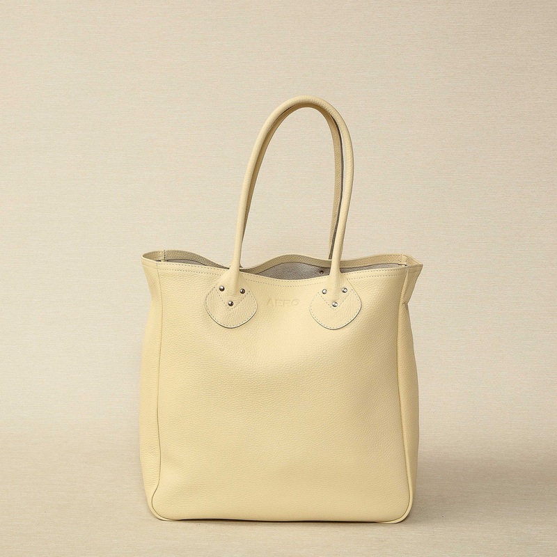Aero Classic Tote Ivory
