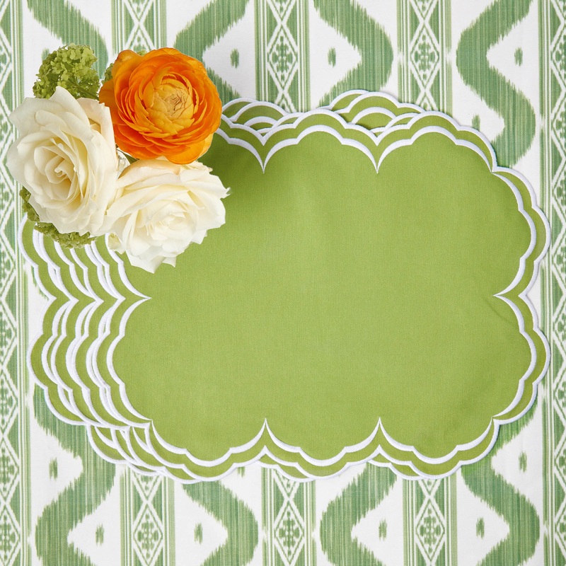 Serena Apple Green Scalloped Placemats (Set of 4)