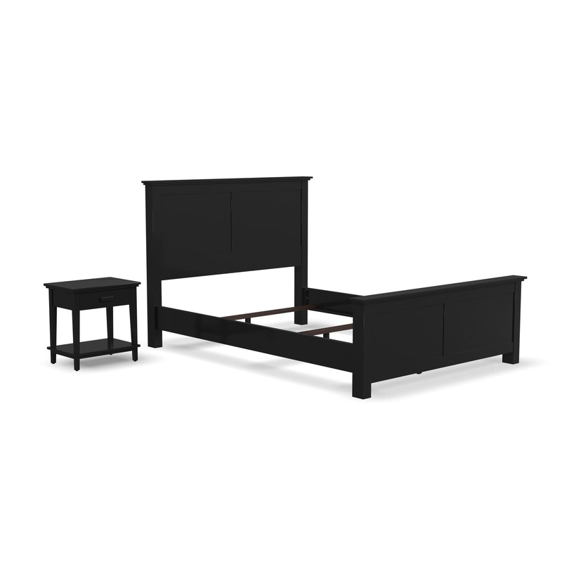 Traditional Queen Bed and Nightstand By Oak Park