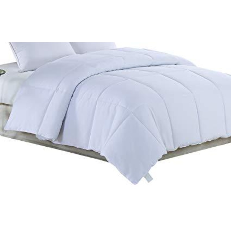 White Medium Weight Hypoallergenic Twin Down Alternative Comforter