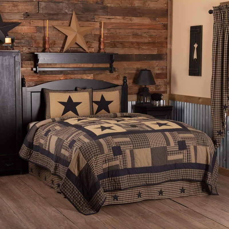 Black Check Star Queen Quilt Set; 1-Quilt 90Wx90L w/2 Shams 21×27