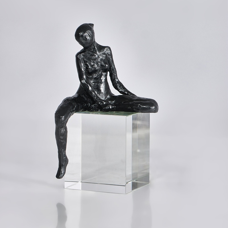 Home Decor Atlas Sitting Woman – A