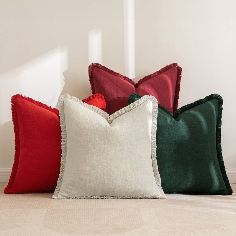 MIULEE Linen Pillow Covers 18×18 Inch Christmas Decorative Throw Pillows with Fringe Pack of 4 Soft Farmhouse Boho Couch Pillows Home Decors for Sofa Cushion Living Room Bed Dark Green and Red