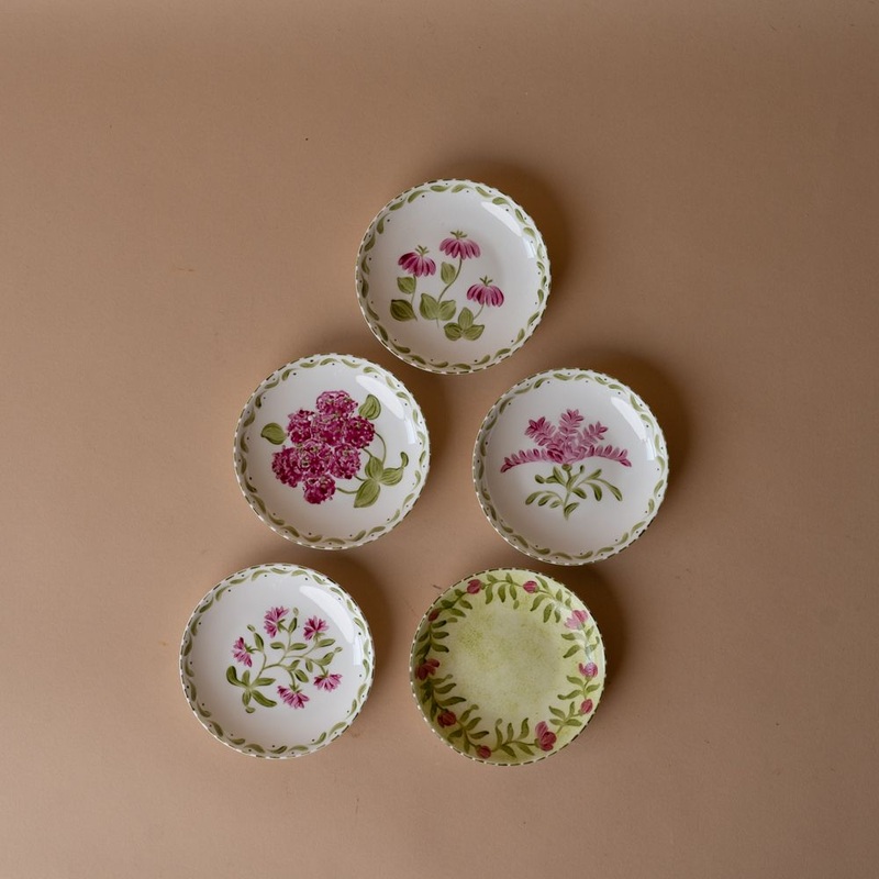 Hand-Painted Porcelain Dish – Floral Bouquet