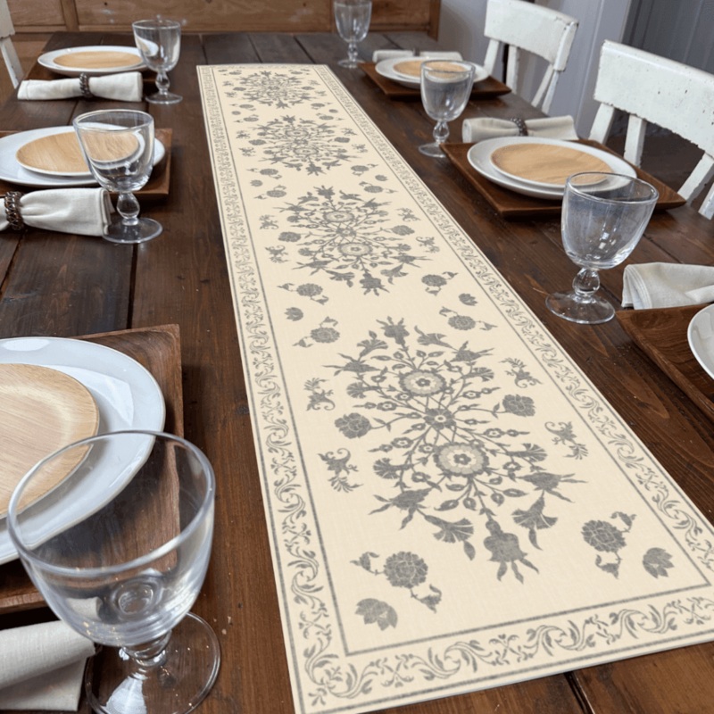 Amelia Table Runner | Warm Grey – Premium Vinyl Mat