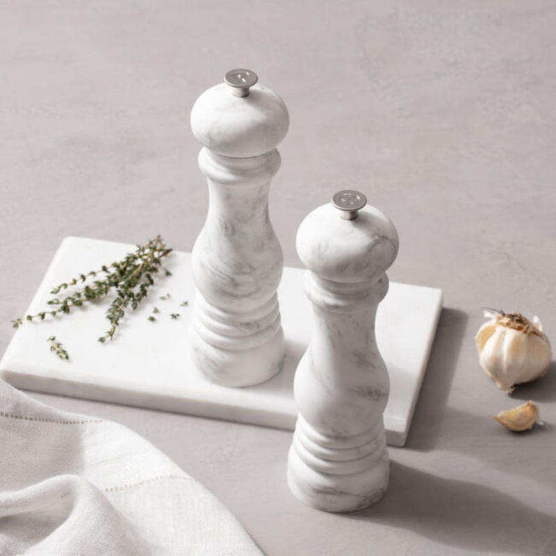 Le Creuset Salt and Pepper Mill Set –