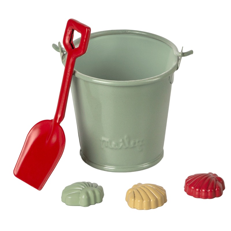Beach set – Shovel Bucket and Shells