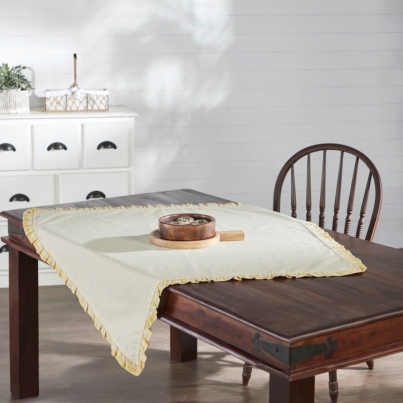 Honeycomb Ruffled Table Topper 40×40