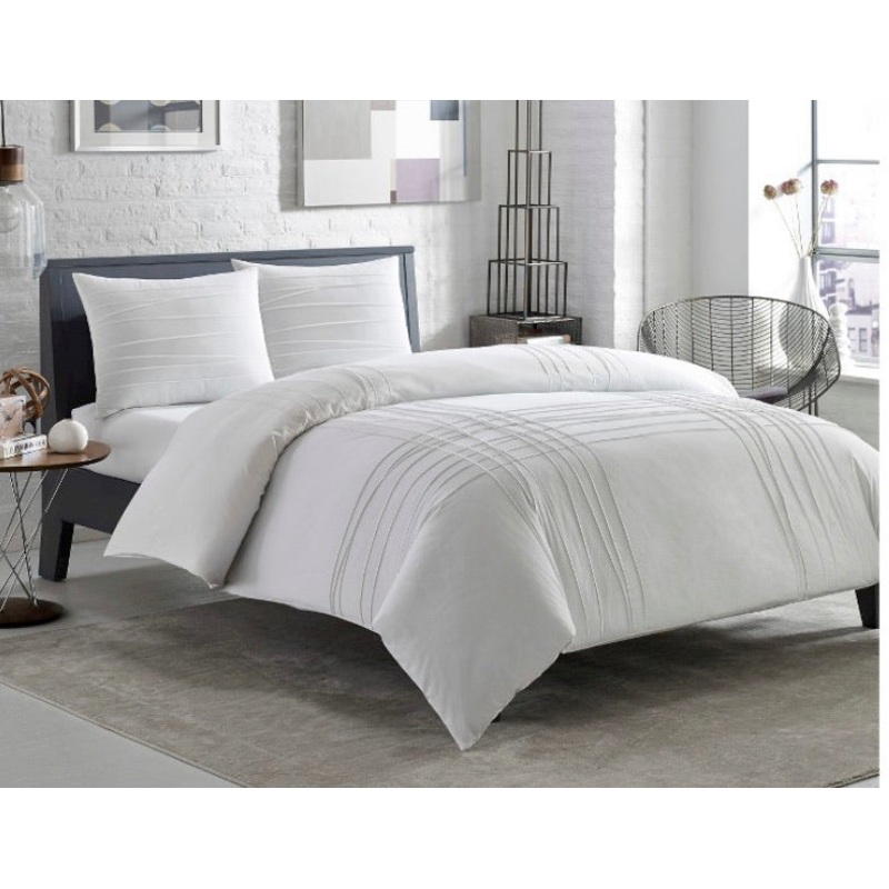 Twin Comforter Set – Variegated Pleats – White – City Scene