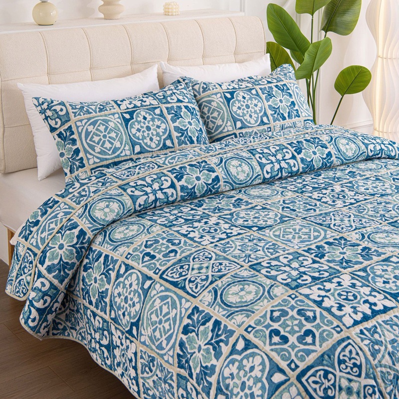 Azure Haven Quilt Set – Pet Hair Repellent for Dogs/Cats Family
