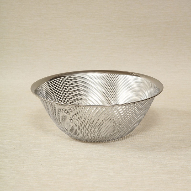 Sori Yanagi 10″ punched stainless steel strainer