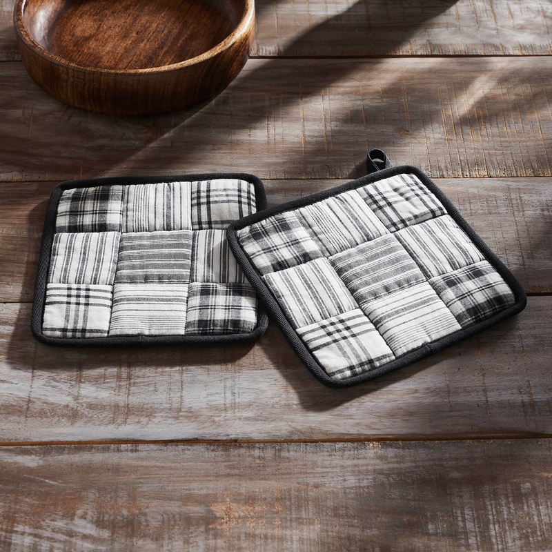 Sawyer Mill Black Pot Holder Set of 2 8×8